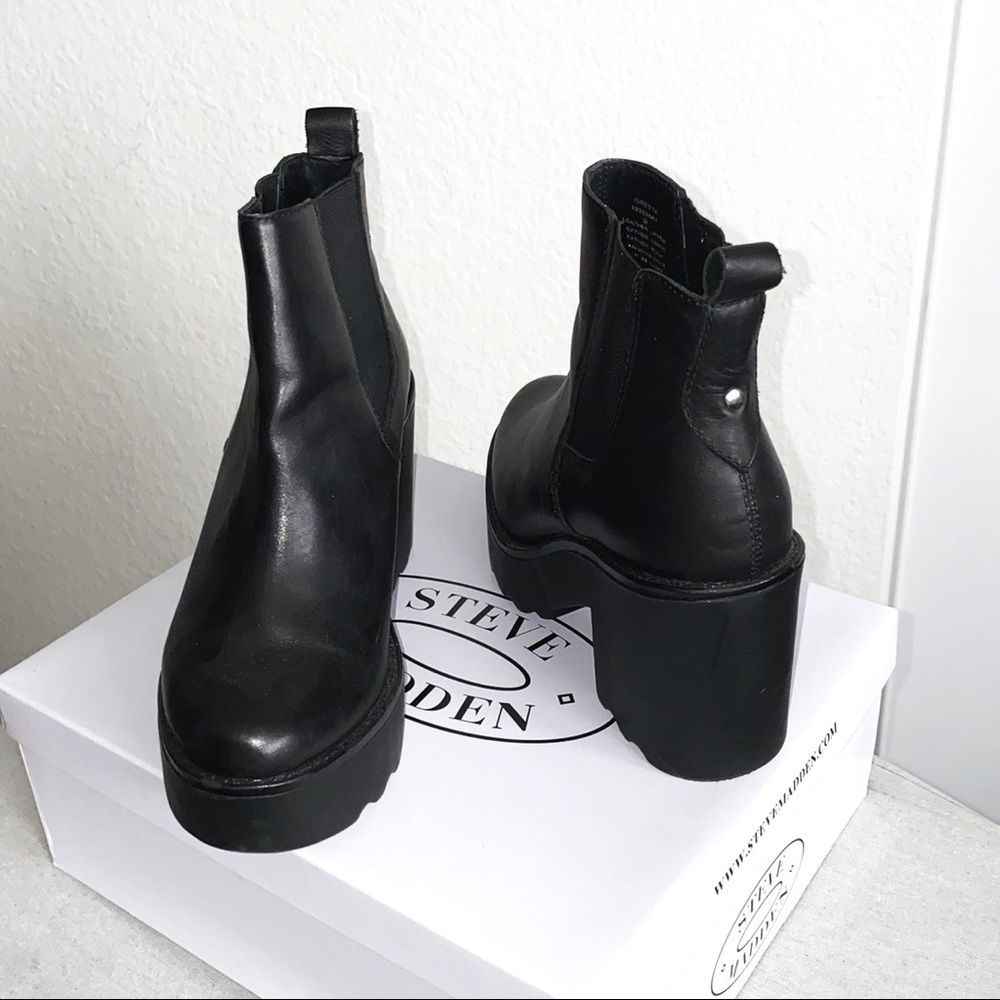 Gretta Steve Madden leather boots